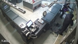 Die Einbrecher ergriffen nach wenigen Sekunden bereits die Flucht.
