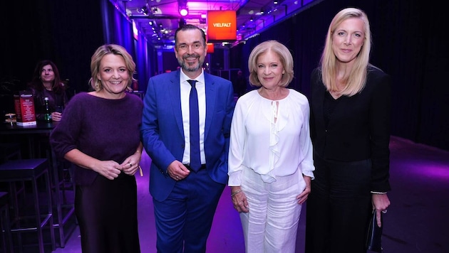 Gruppenbild mit Herr: Pig mit Noch-Chefin Thurnher, ORF-Managerin Stefanie Groiss und der ...