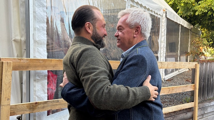 Innige Begrüßung zwischen Lercher und seinem Vorgänger Anton Lang.
