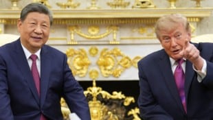 US-Präsident Donald Trump (rechts) hat am Donnerstag den chinesischen Präsidenten Xi Jinping im ...