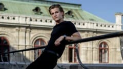 Ganz schön lässig: Laurids Seidel, vor der Kamera von „Krone“-Fotograf Imre Antal auf dem Dach ...