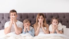 Die Nase rinnt – eine Allergie kann dahinterstecken.