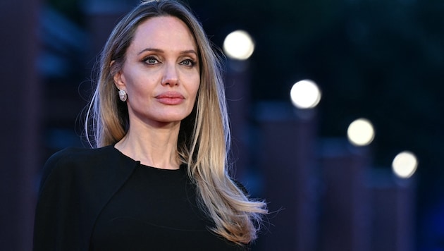 Angelina Jolie hat sich von dem Haus getrennt, in dem sie ihre Kinder großgezogen hat, um frei ...