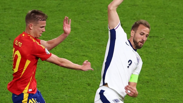 Harry Kane (re.) und Dani Olmo