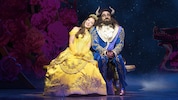 Belle (Marlene Jubelius)  und das Biest (Dominic Hees) bei ihrer großen Ballnacht im ...