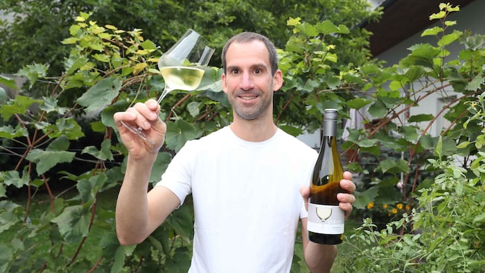 Mit einem Chardonnay 2025 steht Top-Winzer Markus Weiss aus Gols im Finale. „Jugendlicher ...