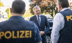 OÖ-Landeschef Stelzer im Austausch mit der Linzer Polizei