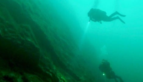 Spektakuläre Unterwasserbilder von den regelmäßigen Übungen