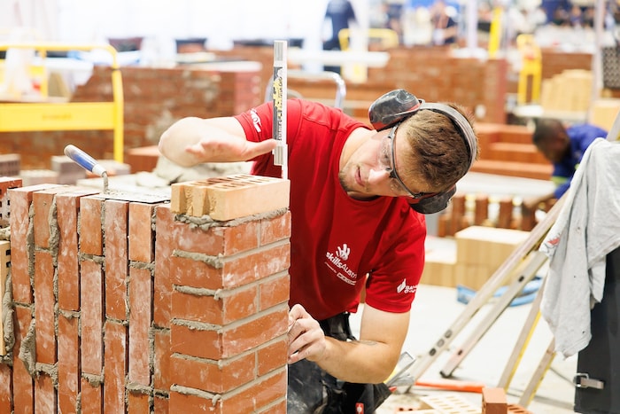 Präzision pur: Hochbauer Noah Trettenbrein aus Kärnten