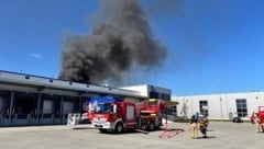 Die schwarze Rauchsäule war weithin sichtbar.