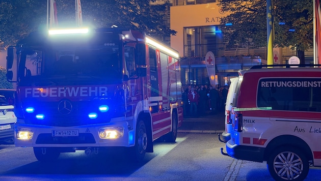 Die Florianis wurden bei ihrem Einsatz von zahlreichen hochrangigen Rotkreuz-Funktionären ...