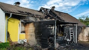 Das Haus, in dem die kleine Familie wohnte, wurde beim Feuer schwer beschädigt.