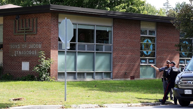 Vor der „Sons Of Jacob“-Synagoge in Kanada wäre es fast zu einer „Tragödie“ gekommen, so ein ...