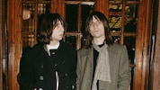 Brian und Michael D‘Addario – die beiden Brüder bilden das Power-Rock-Duo The Lemon Twigs und ...