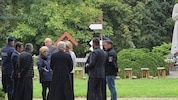 Am Donnerstag wurde bei einer Messerattacke in einem Kloster in Polen ein Priester getötet. ...