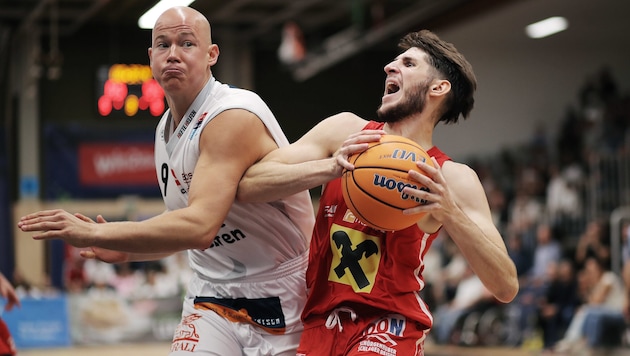 Vötsch (li.) und die Bulls können gegen Wels den nächsten Titel holen.