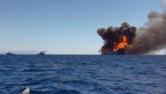 Am Freitag ist ein Brand auf einem Frachtschiff vor der griechischen Insel Mykonos ausgebrochen.
