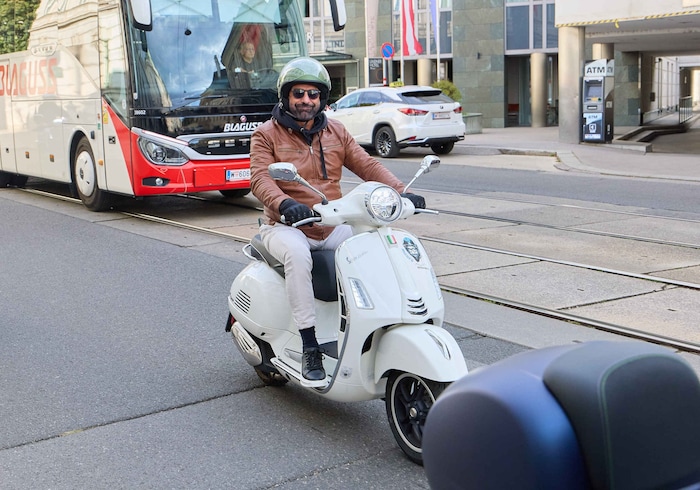 Vespa-Botschafter Mauro Maloberti adabei.
