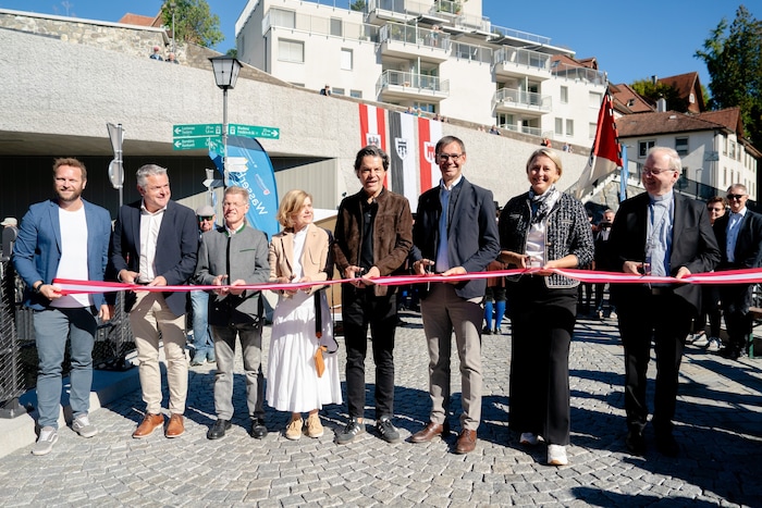 Auch Landeshauptmann Markus Wallner (3. v.r.) war gekommen.
