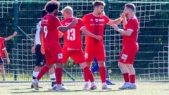 Marco Hödl (2.v.re.) war gegen Bramberg in Torlaune.