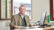 ÖVP-Bürgermeister Wolfgang Schredl wird die Gemeinderatssitzung am Montag in Breitenfurt, Bezirk ...