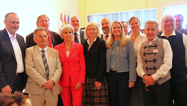 Viele Ehrengäste waren zu der Eröffnung gekommen.