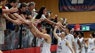 Krstic und die Bulls feierten mit den Fans und dem Supercup-Pokal.