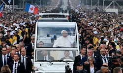 Rund 100.000 mehr Menschen als erwartet wollten der Messe des Papstes in Paris beiwohnen.