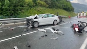 Einsatzkräften versuchten alles, um nach dem schweren Unfall in Radstadt das Leben zweier ...