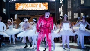 Nikita Ivasechko als Mephistopheles