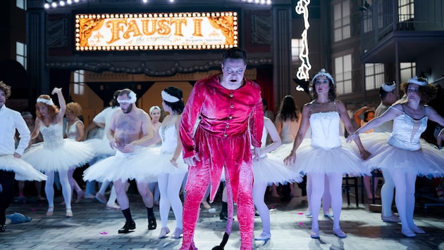 Nikita Ivasechko als Mephistopheles