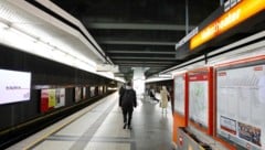 In der Station Volkstheater klickten für den Mann die Handschellen (Symbolbild).