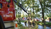 Die Feuerwehrleute sind nicht nur mit (Wald-)Bränden, sondern auch mit Hochwasser- einsätzen ...