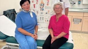 Jedem, jeder das passende Knie verspricht Primar Karl Miedler – Frau Korff (li.) und Maria ...