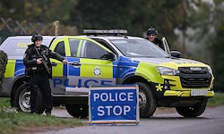 Straßensperre der Polizei in der Nähe des Stützpunkts