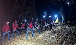 Am Tressenstein musste eine 79-Jährige in der Nacht auf Sonntag per Seilwinde vom Rettungsheli ...