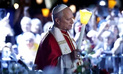 Papst Leo XIV. muss wegen eines Knotens in der Lunge operiert werden.