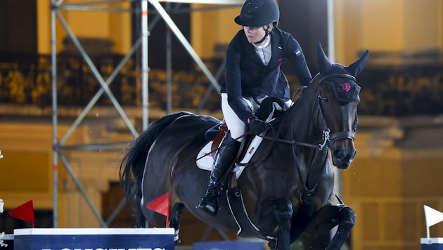 Sophie Hinners (Deutschland) konnte sich mit ihrer Stute „Iron Dames Combella“ den Sieg holen.