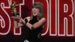 Taylor Swift durfte sich am Sonntag freuen: Sie erhielt nicht nur einen Sonderpreis für ihre ...