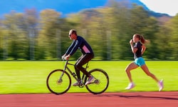 Marie-Theres Gruber beim Training mit Landestrainer Jan May.