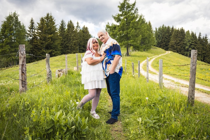 Susi und Norbert kennt man aus „Mein Gemeindebau“. Susi will sich eine echte „Lui-Ding-Dong“ ...