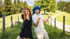 Gemeinsam mit seiner Freundin Sophie zieht Butti ins „Forsthaus Rampensau“.