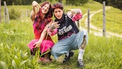 Jede Menge Frauenpower bringen Julia und Ebru mit auf die Alm.
