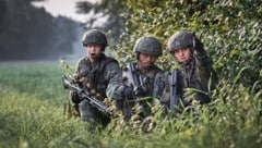 Technik, Teamarbeit und militärisches Können: Die Landstreitkräfte bieten weit mehr, als auf den ...