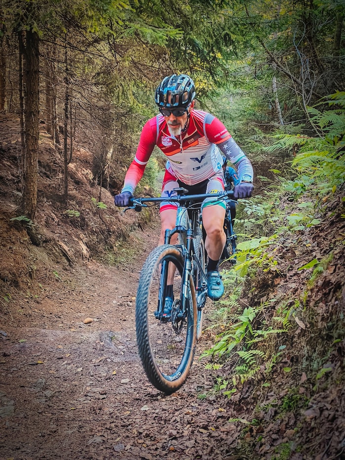 Ohne E-Antrieb trat der Gemeindechef bei der Tour mit der „Radkrone“ in die Pedale.