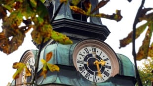 In der Nacht vom 24. auf den 25. Oktober endet die Sommerzeit, die Uhren werden um drei Uhr auf ...