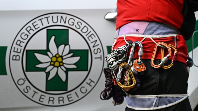 Eine Wanderung endete für zwei Wiener in einer heiklen Rettungsaktion.