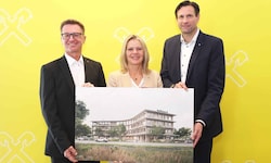 Vize-Generaldirektorin Eva Fugger stellte mit den Vorstandsdirektoren Rudolf Suttner (links)  ...