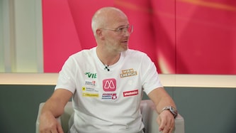 Nicht wegzudenken als Cheftrainer – neben der Qualität an der Linie verfügt Peter Eckl auch über ...