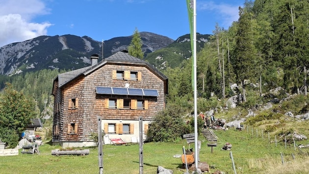 Binnen 100 Jahren verwandelte sich die Ischler Hütte von einer spartanischen Schutzunterkunft zu ...